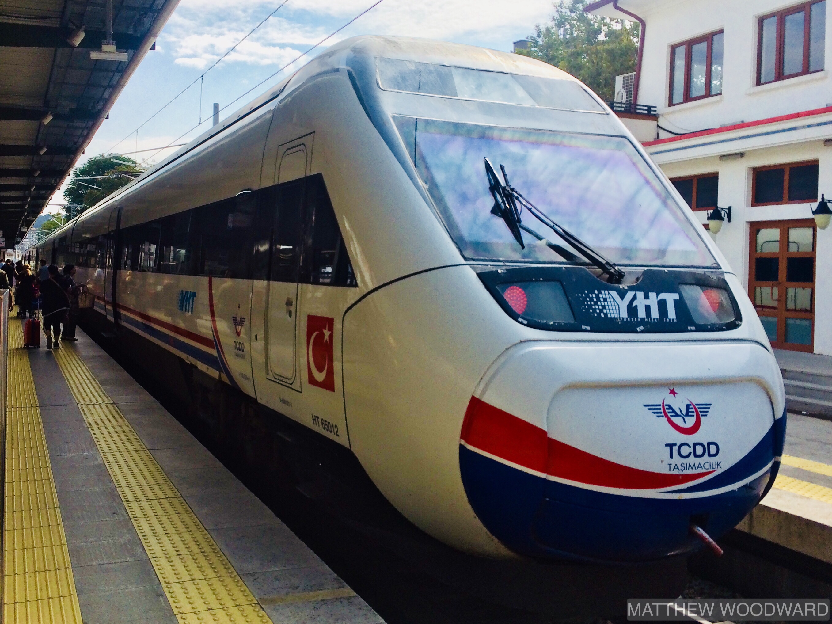 Поезд в стамбул. TCDD-Анкара. Поезд Стамбул. Электричка в Стамбуле. Поезд Стамбул Анкара.